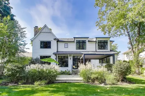 579 Greenwood Road Northbrook IL 60062