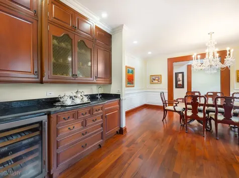 1009 Kings Lane Glenview IL 60025