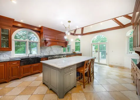1009 Kings Lane Glenview IL 60025