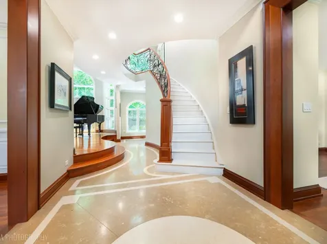 1009 Kings Lane Glenview IL 60025