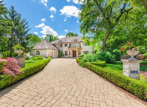 1009 Kings Lane Glenview IL 60025