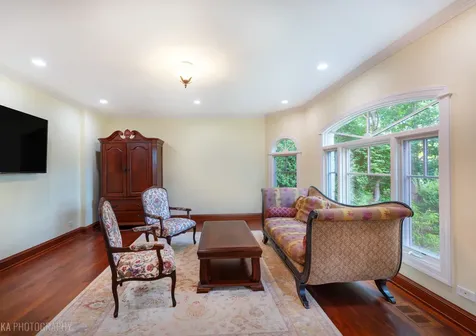 1009 Kings Lane Glenview IL 60025