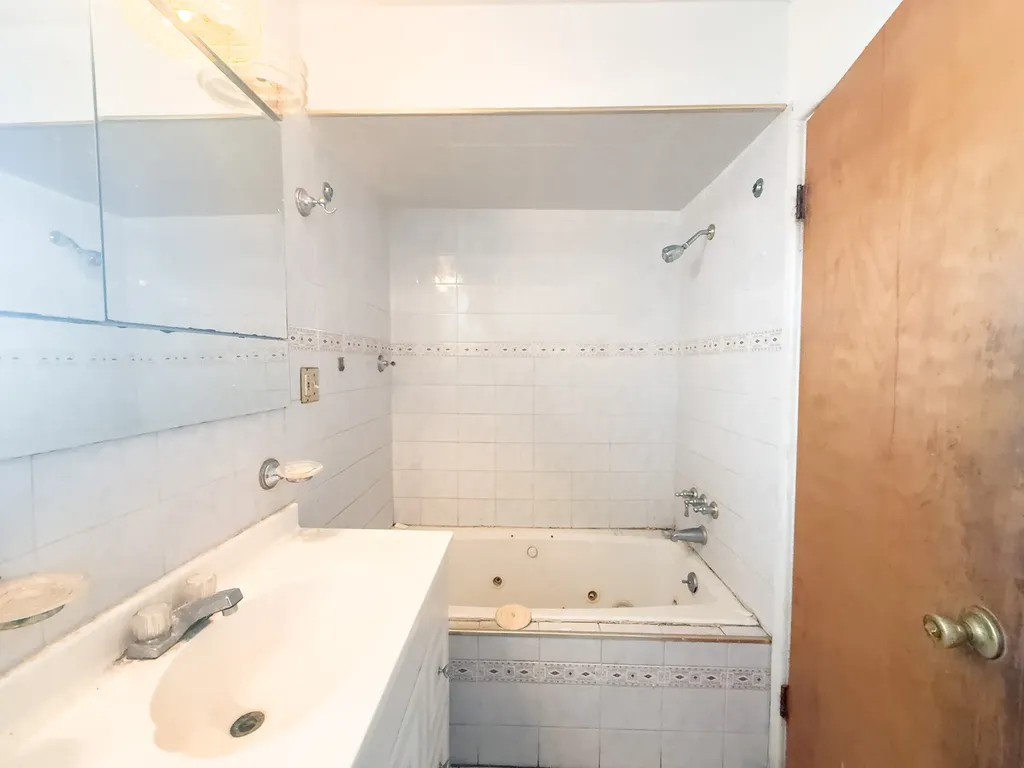 7331 South Carpenter Street Chicago IL 60621