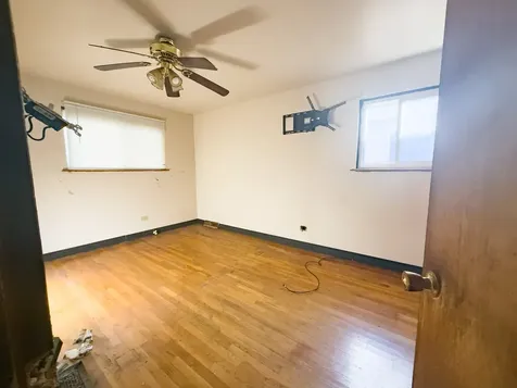 7331 South Carpenter Street Chicago IL 60621