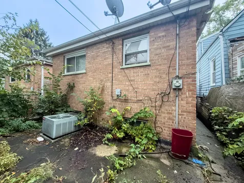 7331 South Carpenter Street Chicago IL 60621