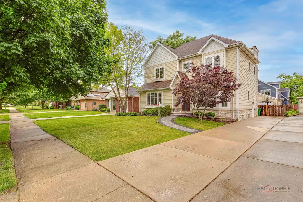 1341 Brophy Avenue Park Ridge IL 60068