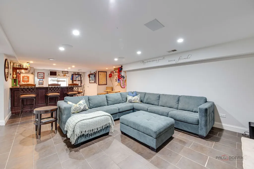 1341 Brophy Avenue Park Ridge IL 60068