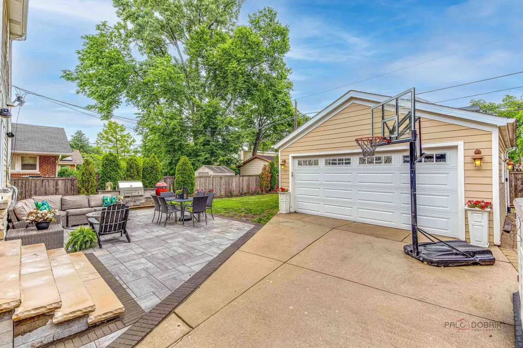 1341 Brophy Avenue Park Ridge IL 60068