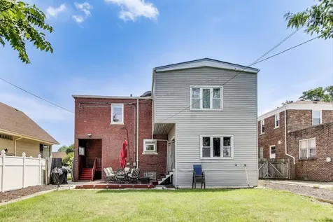 9116 South Claremont Street Chicago IL 60643