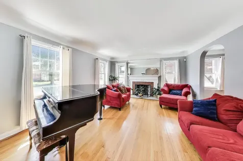 9116 South Claremont Street Chicago IL 60643