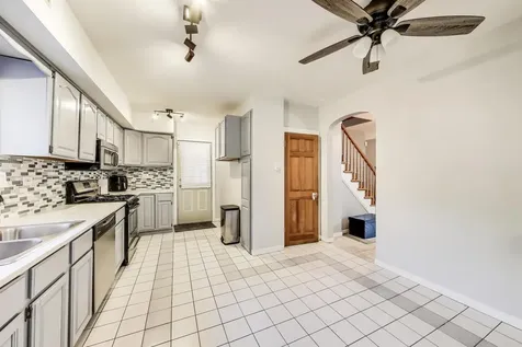 9116 South Claremont Street Chicago IL 60643