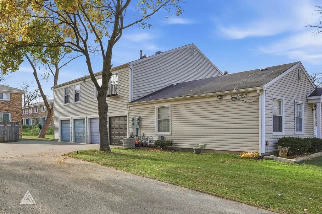 551 Sidney Avenue Glendale Heights IL 60139