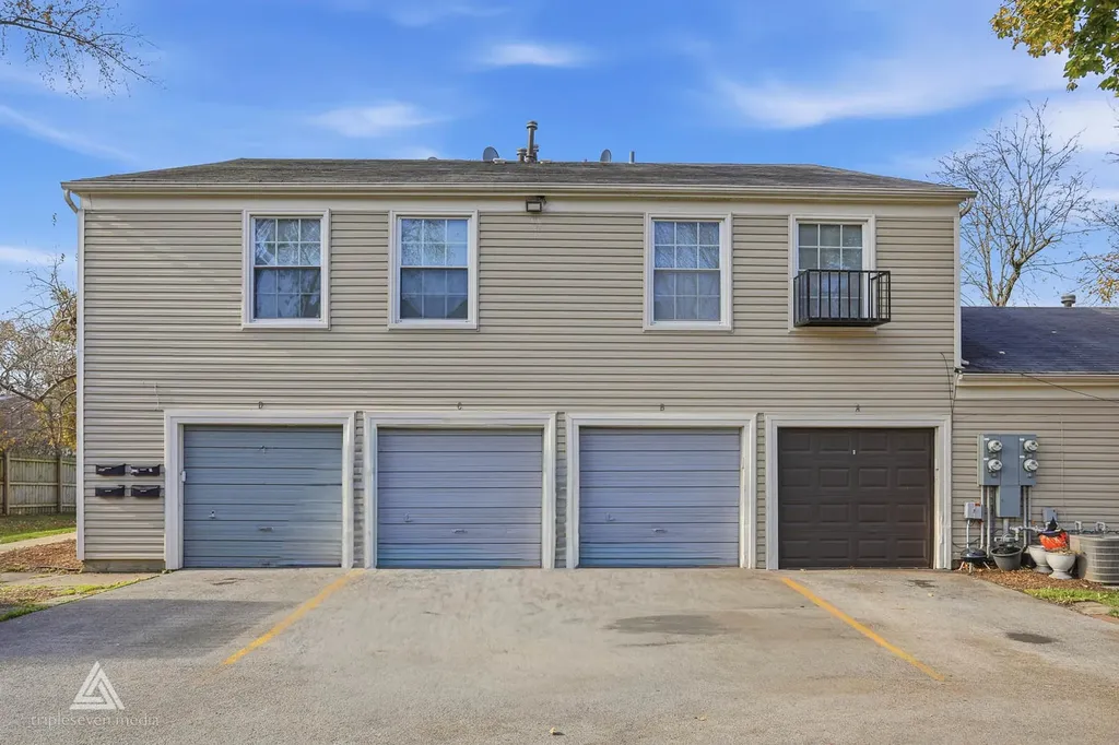 551 Sidney Avenue Glendale Heights IL 60139