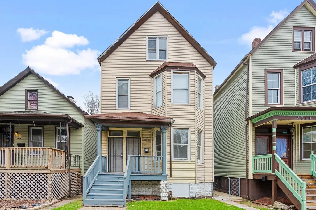 8231 South Coles Avenue Chicago IL 60617