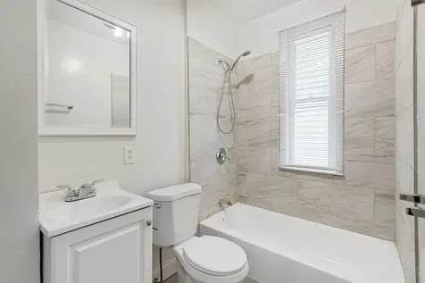 8231 South Coles Avenue Chicago IL 60617