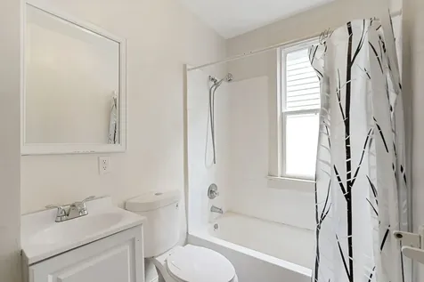 8231 South Coles Avenue Chicago IL 60617