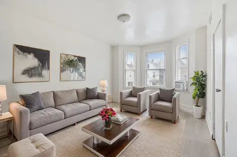 8231 South Coles Avenue Chicago IL 60617