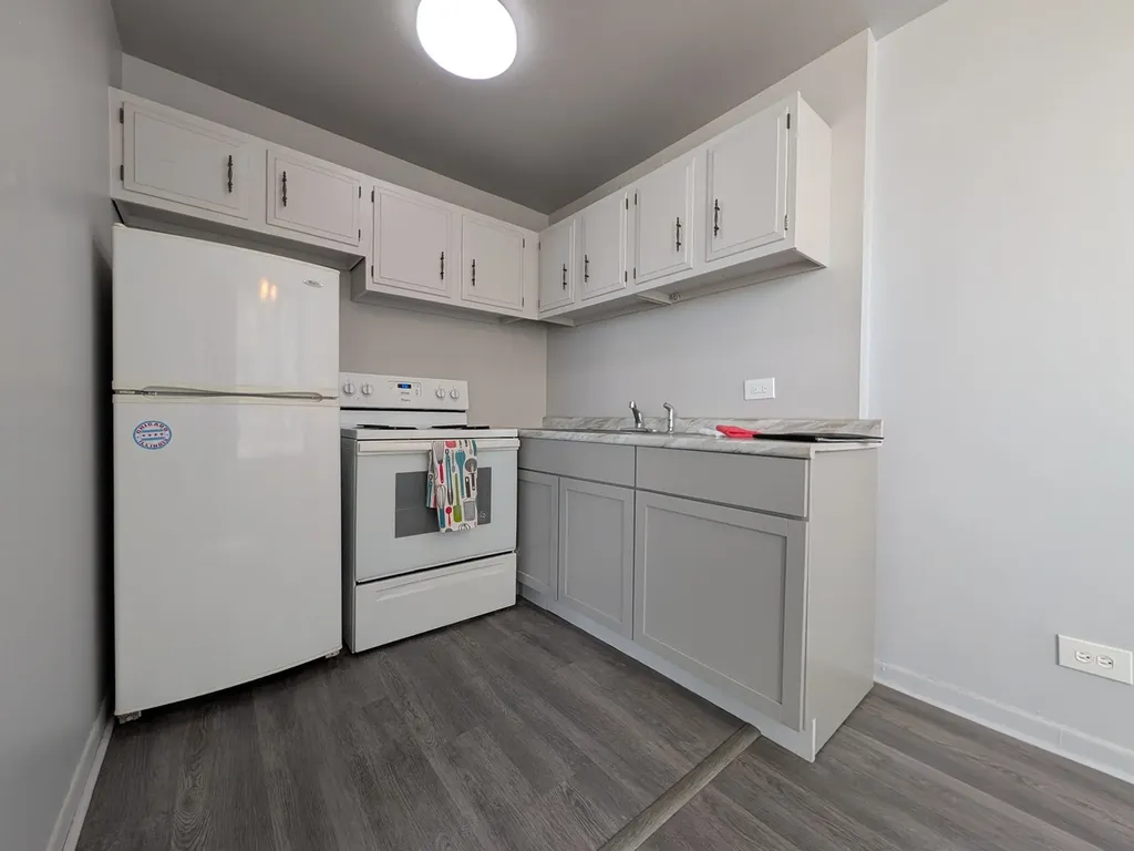 6171 North Sheridan Road Chicago IL 60660