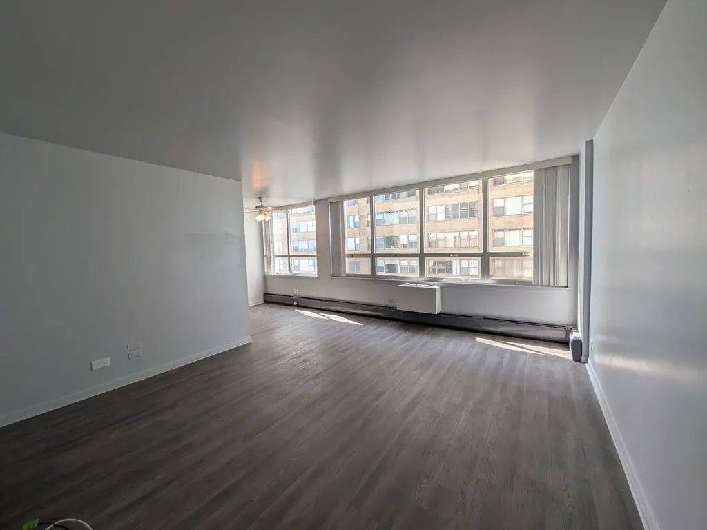 6171 North Sheridan Road Chicago IL 60660