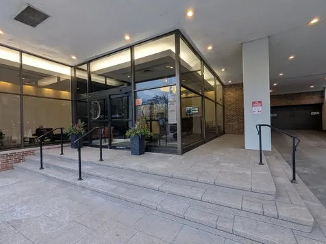 6171 North Sheridan Road Chicago IL 60660
