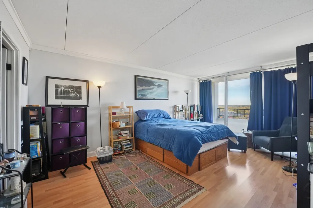 2005 South Finley Road Lombard IL 60148