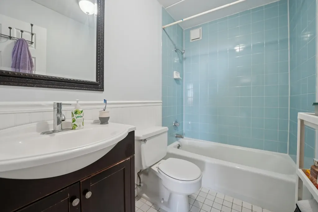 2005 South Finley Road Lombard IL 60148
