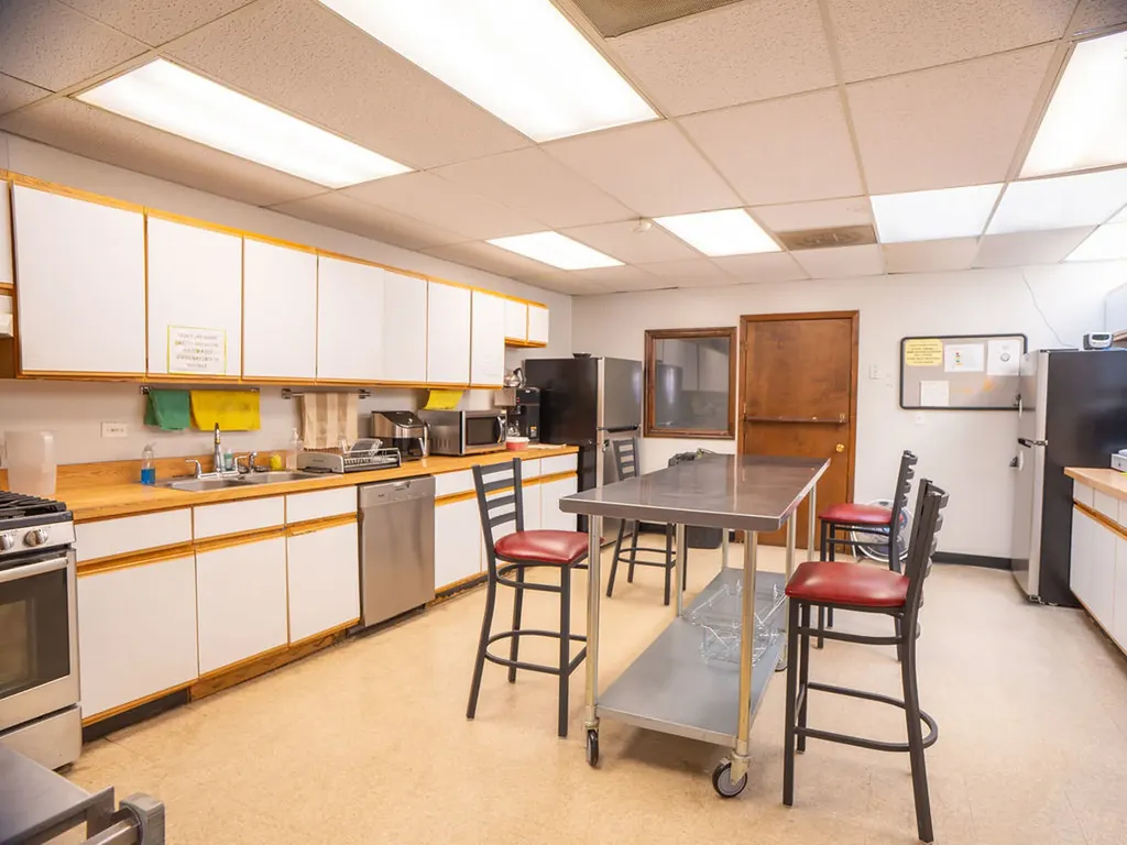 5710 North Broadway Street Chicago IL 60660