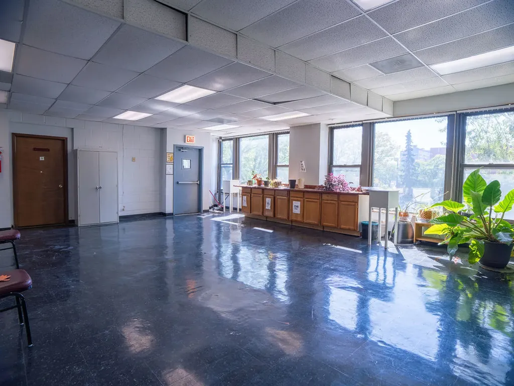 5710 North Broadway Street Chicago IL 60660