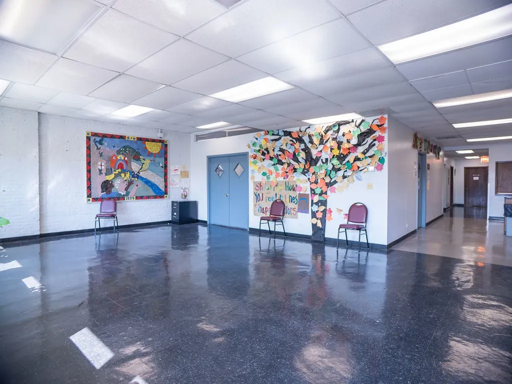 5710 North Broadway Street Chicago IL 60660
