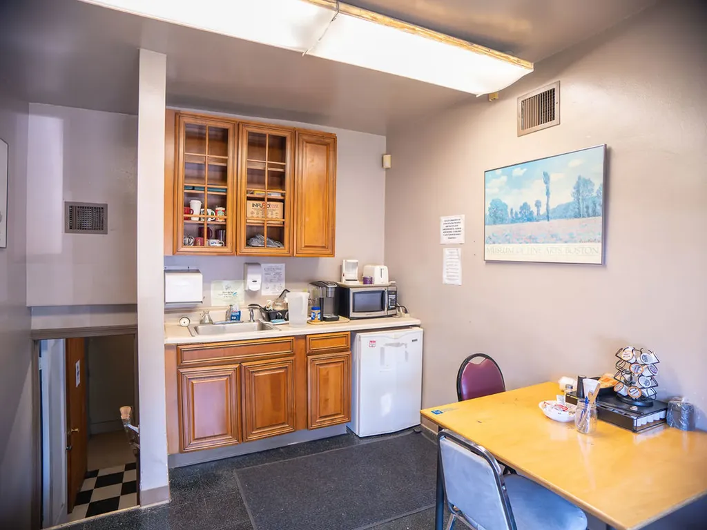 5710 North Broadway Street Chicago IL 60660