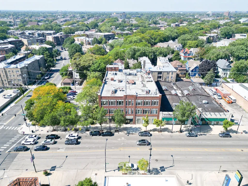 5710 North Broadway Street Chicago IL 60660
