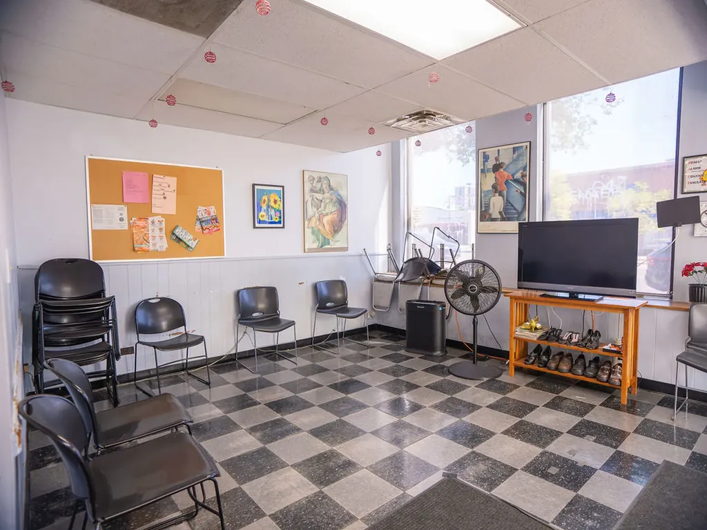 5710 North Broadway Street Chicago IL 60660