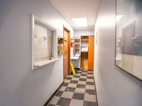 5710 North Broadway Street Chicago IL 60660