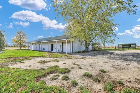 561 County Road 700 N Sadorus IL 61872