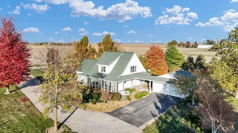 561 County Road 700 N Sadorus IL 61872