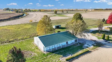561 County Road 700 N Sadorus IL 61872