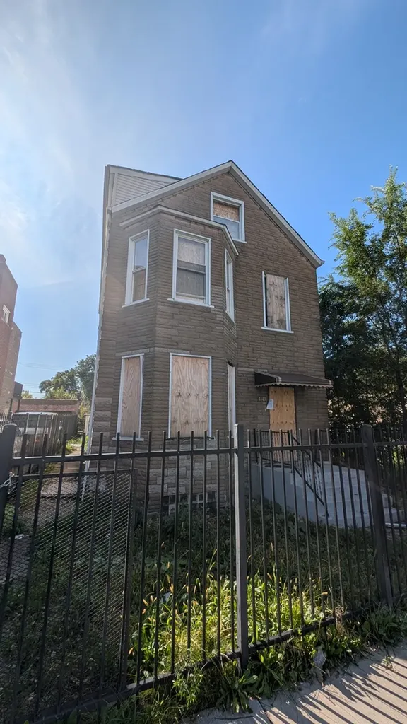 4149 West Cermak Road Chicago IL 60623