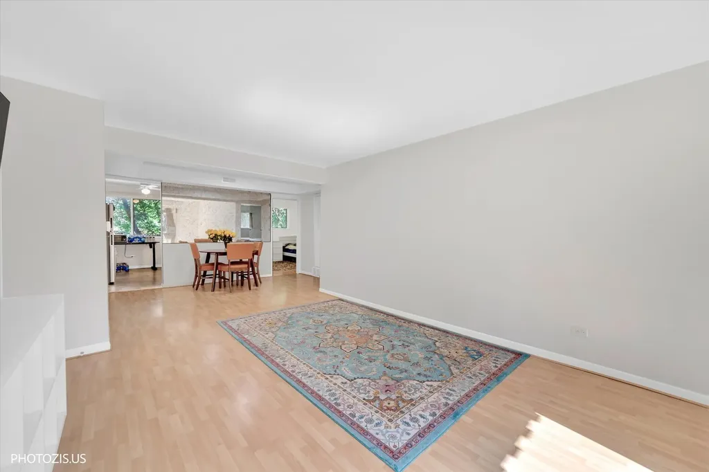 8559 West Rascher Avenue Chicago IL 60656