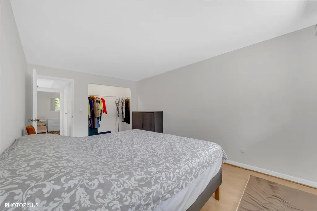 8559 West Rascher Avenue Chicago IL 60656