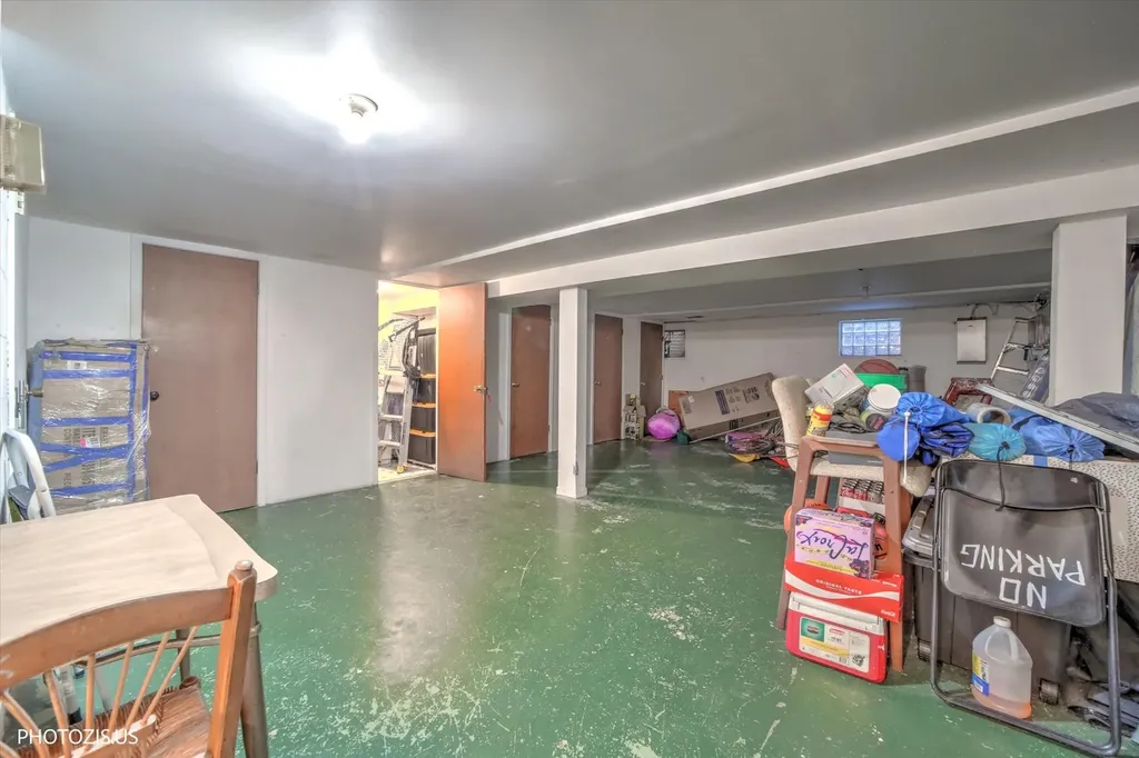 8559 West Rascher Avenue Chicago IL 60656