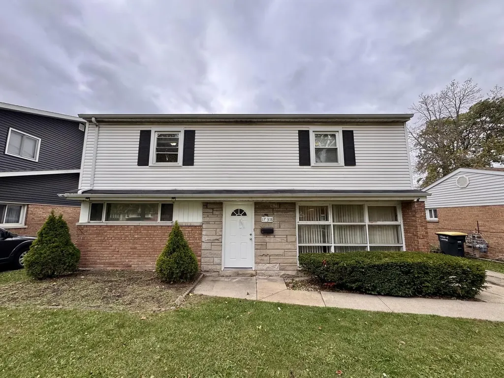 17318 Walter Street Lansing IL 60438