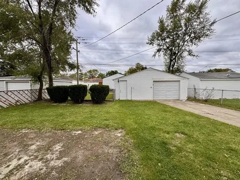 17318 Walter Street Lansing IL 60438