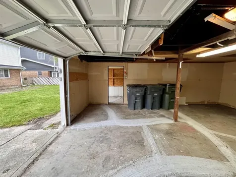 17318 Walter Street Lansing IL 60438