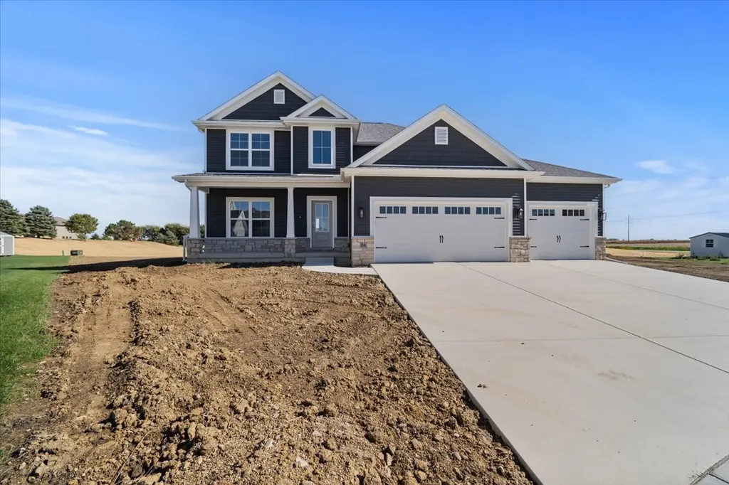 24 Stonehouse Court Bloomington IL 61705