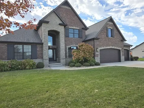 9667 Crossbow Drive N Bloomington IL 61705