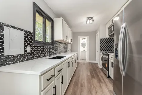 16632 Sawyer Avenue Markham IL 60428