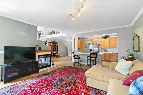244 Lineas Lane Geneva IL 60134