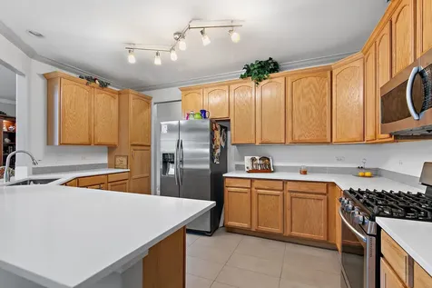 244 Lineas Lane Geneva IL 60134