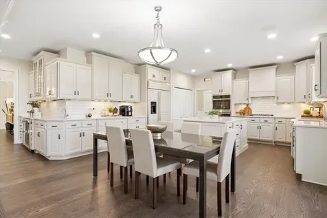 2442 Bird Lane Batavia IL 60510