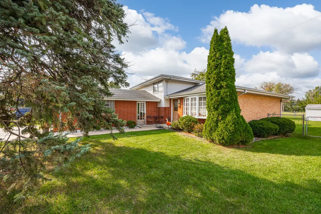 10624 South Michael Drive Palos Hills IL 60465